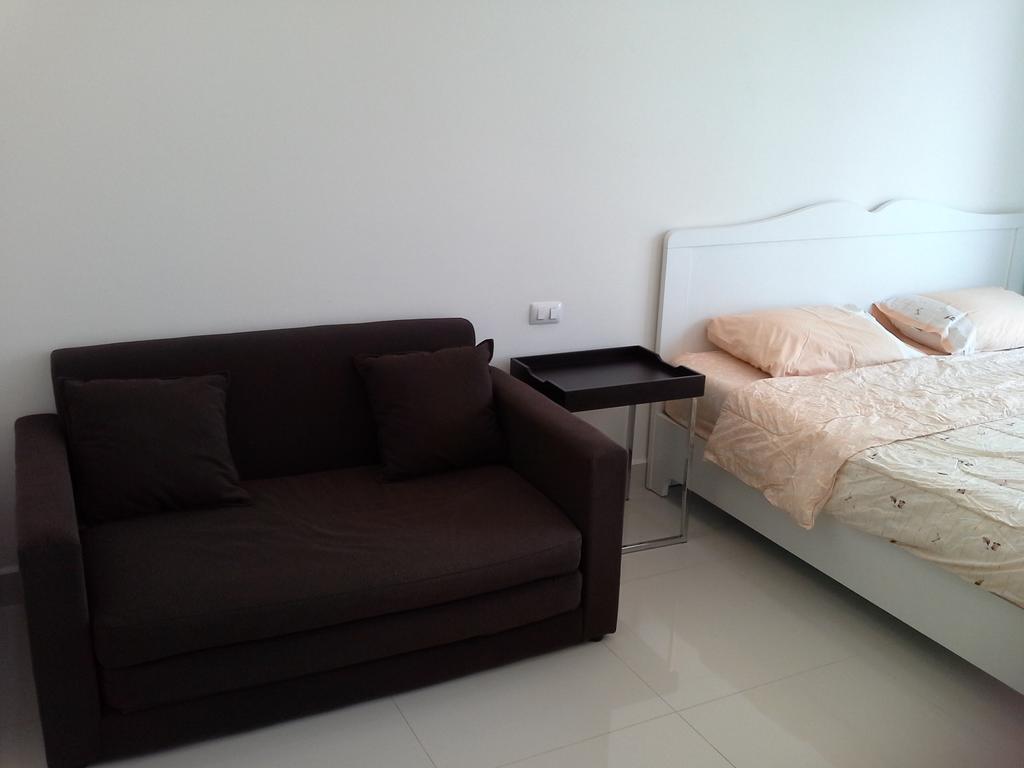 Cosy Beach View Apartments Pattaya Esterno foto