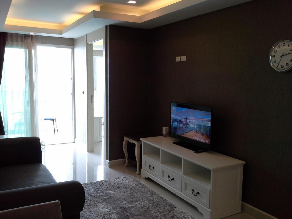 Cosy Beach View Apartments Pattaya Esterno foto