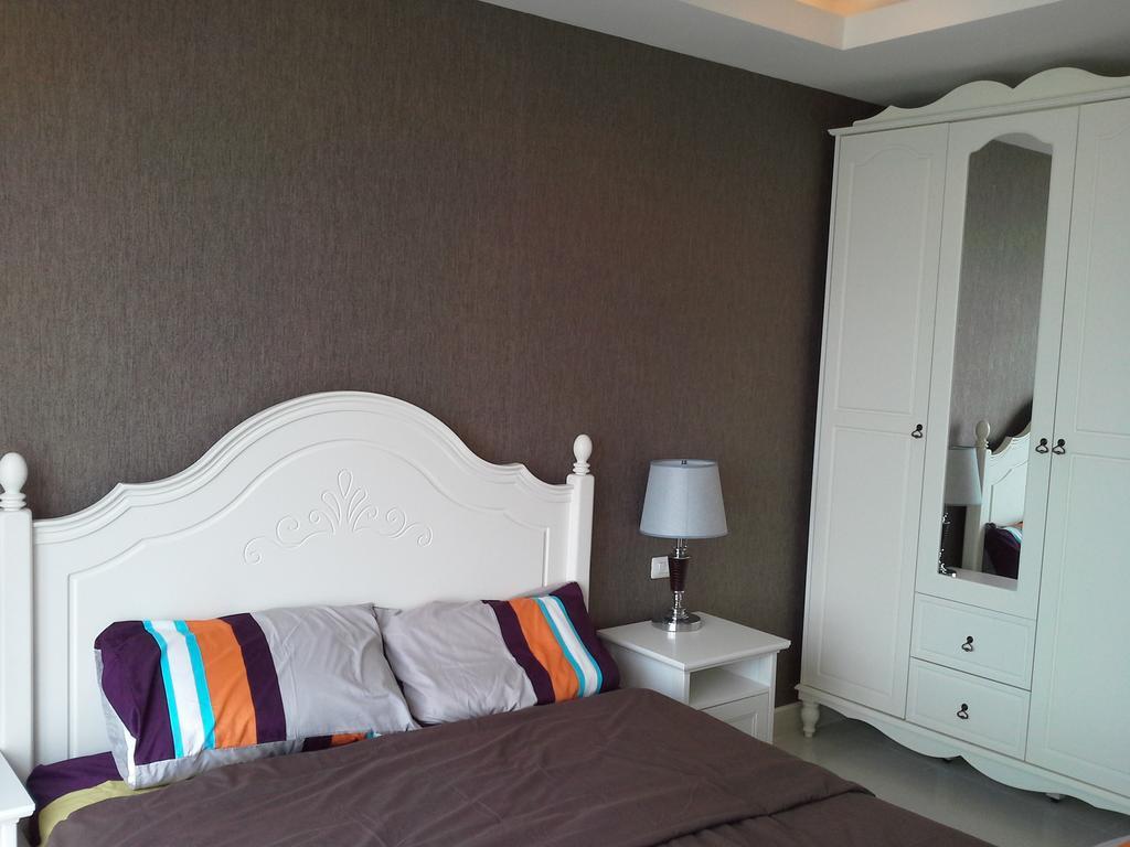 Cosy Beach View Apartments Pattaya Esterno foto