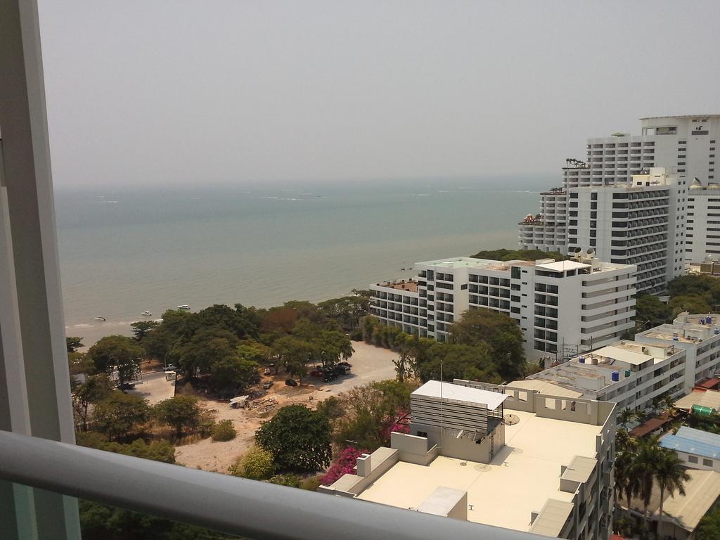 Cosy Beach View Apartments Pattaya Esterno foto