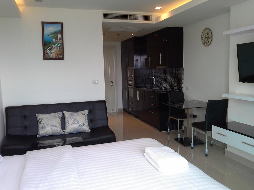 Cosy Beach View Apartments Pattaya Esterno foto