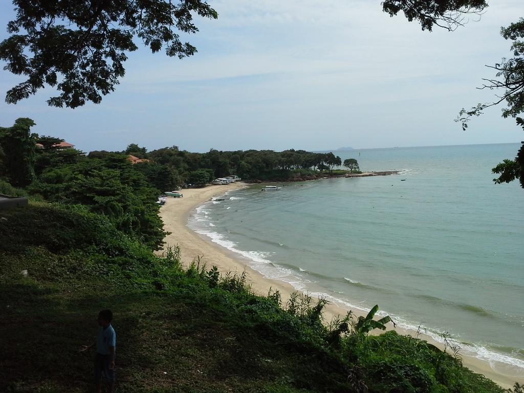 Cosy Beach View Apartments Pattaya Esterno foto