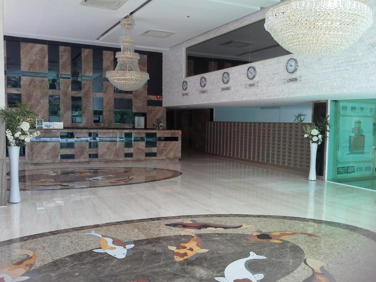 Cosy Beach View Apartments Pattaya Esterno foto
